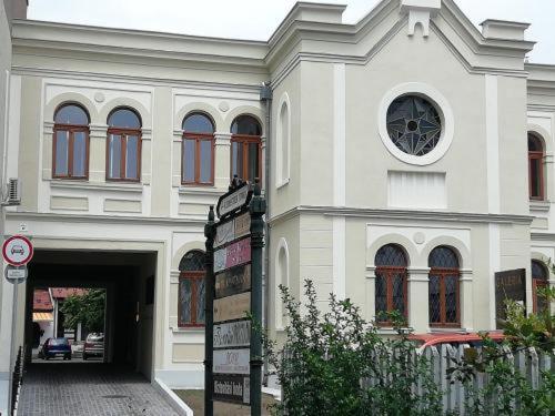 Kincsem Apartman Eger Bagian luar foto